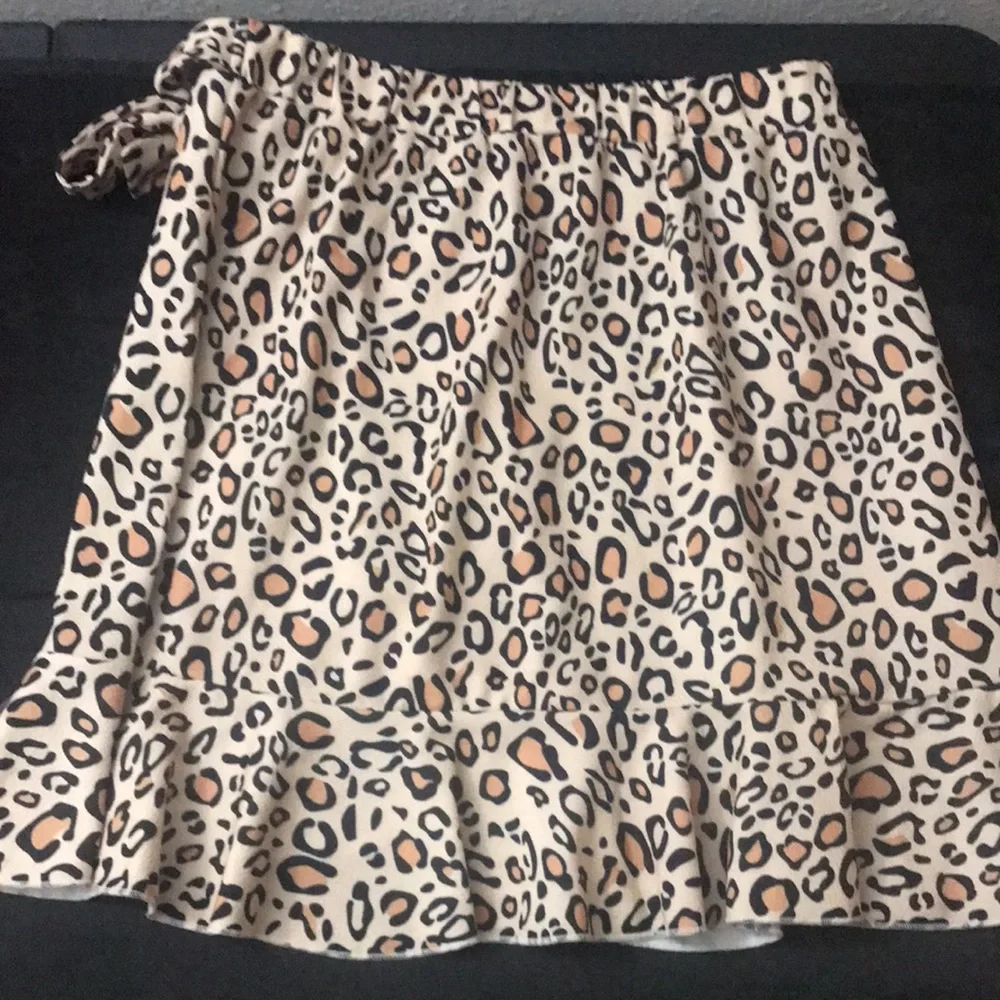 Leopard Ruffle Skirt - Picture 6 of 6